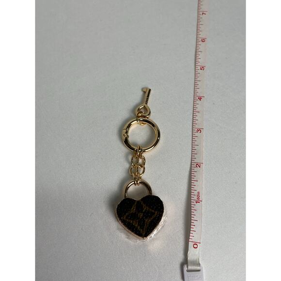 Louis Vuitton Monogram Canvas Heat Lock & Key - Picture 6 of 7
